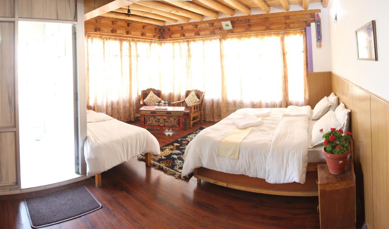New Moon Guest House Leh Exterior foto