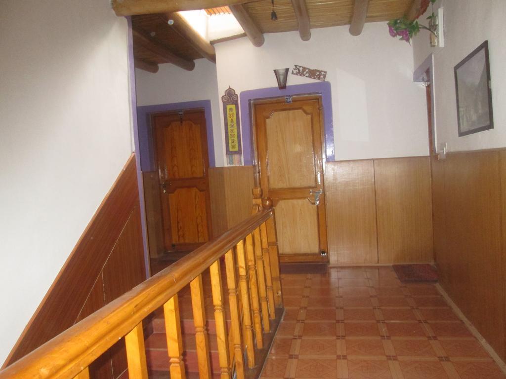 New Moon Guest House Leh Exterior foto
